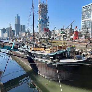 On Water 3*, Rotterdam Nederland
